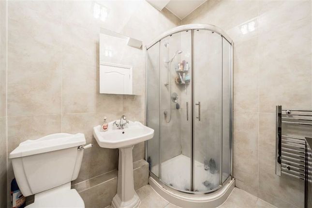 Flat for sale in Avonley Road, London