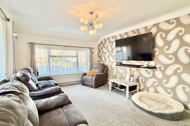 39 Long Lane Close, Southampton photo 4