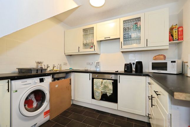 12, Ambleside Close, Bilston photo 2