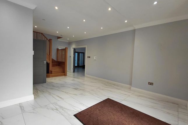 6-bed house on 34, Foscote Road, Hendon, £7,500/mo