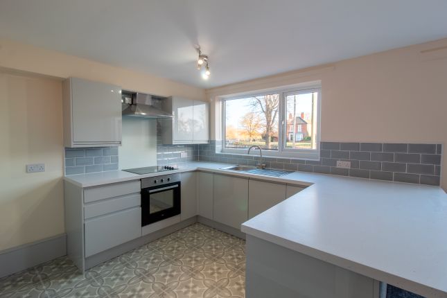 16, Briton Court, Spalding photo 4