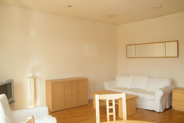 21, Durham photo 2