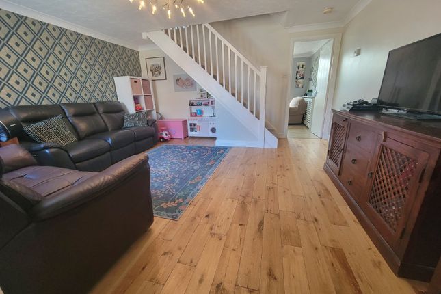 4, Aspen Close, Great Blakenham, Ipswich, Suffolk, IP6 photo 2