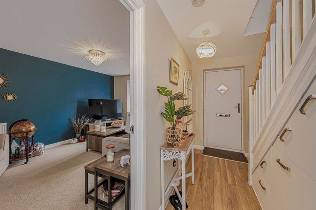 5 Kielder Drive, Stone photo 4