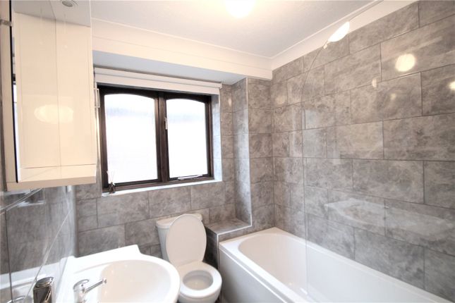 3, Oak View, Berkshire photo 5