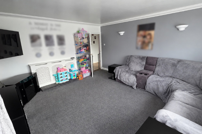 14, Sandra Crescent, Lincoln photo 2