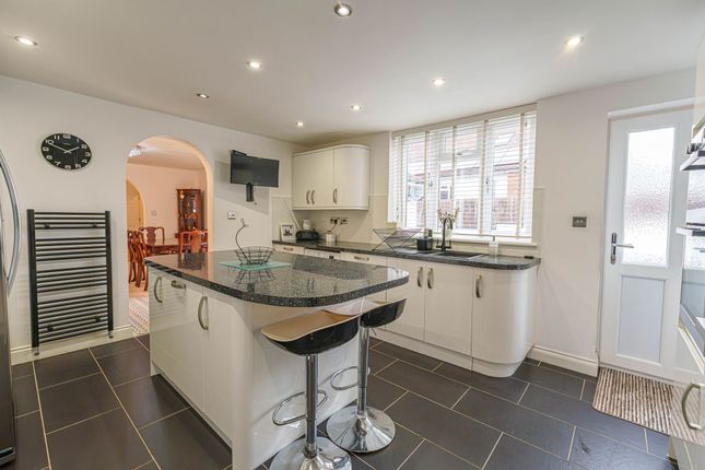 82 Beechwood Road, Newport photo 2