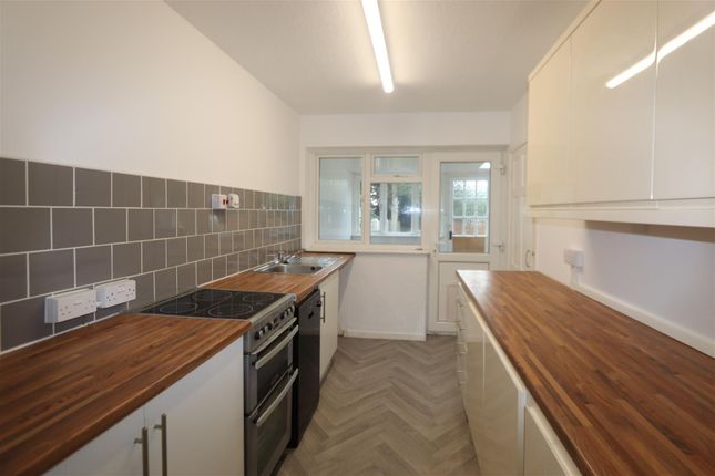 19, Little Hays, Leigh On Sea photo 4