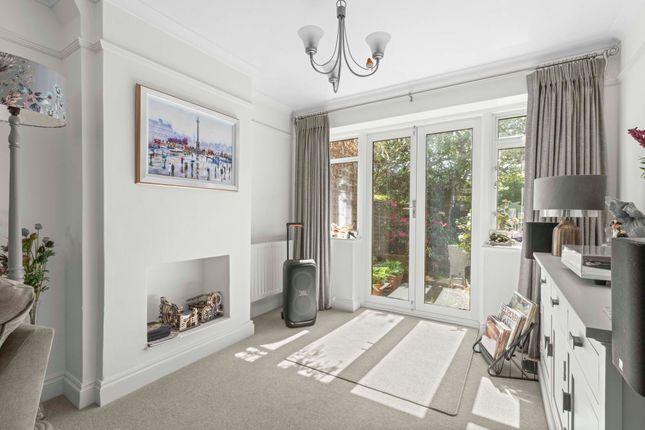 9 Trees Road, High Wycombe photo 4
