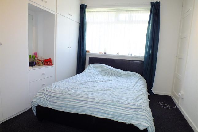 Flat to rent in Sandringham Approach, Leeds, West Yorkshire