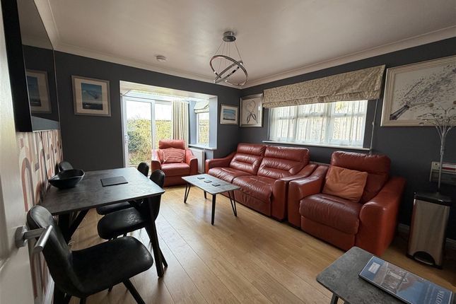 Summerhill Close, Sandown photo 3