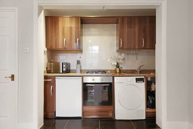 64 Redcliffe Square, London photo 2