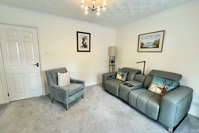 4, Mathew Court, Grangemouth photo 3