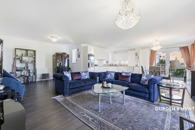 Flat 21, Freesia Lodge 1a St. Clements Avenue, Romford photo 2