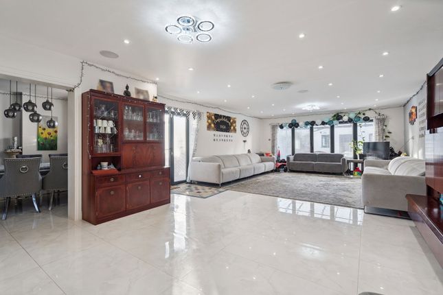13, Central Avenue, Pinner photo 4