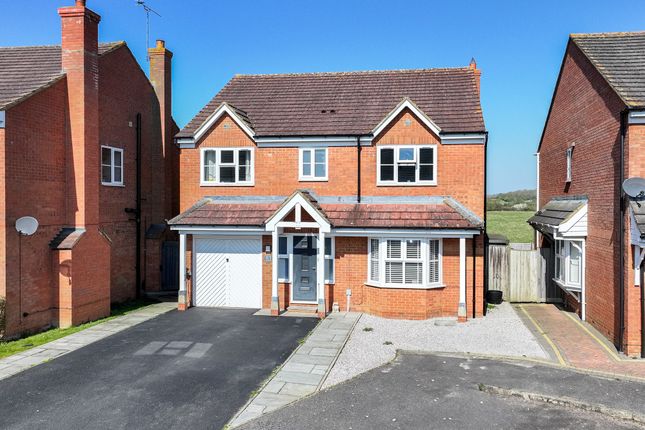 4-bed house on 83 Kestrel Way, Aylesbury, £620,000