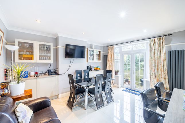 62 Ballards Way, South Croydon photo 4
