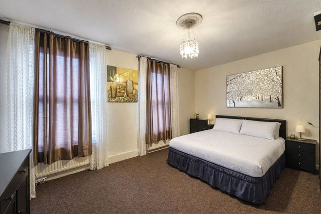 Flat B, 9, Lorne Road, London photo 2