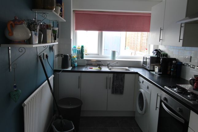 8, Lee Street, Pontypridd photo 4