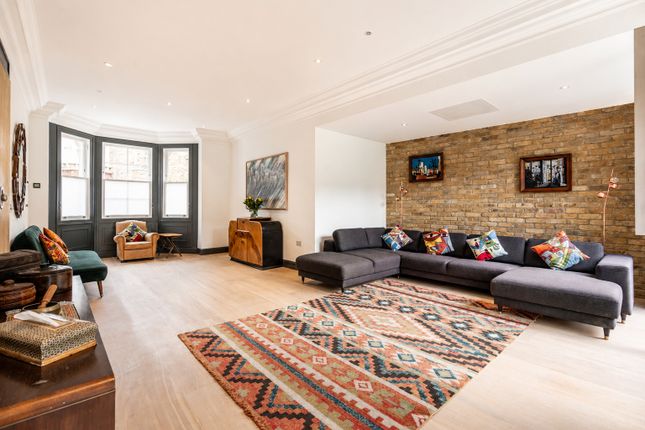 4-bed house on 46, Duke Road London, Turnham Green, £9,500/mo
