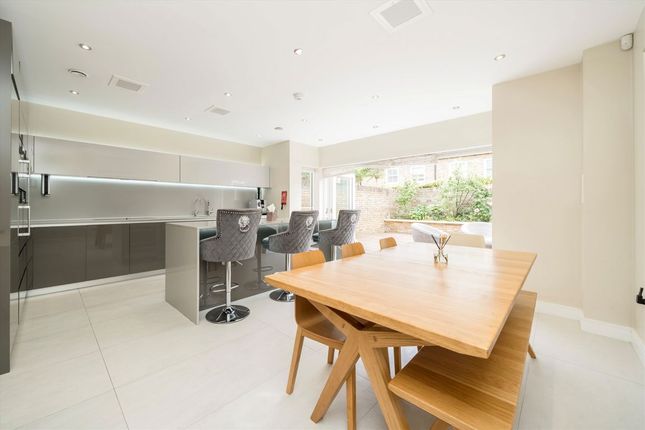 3 Entwistle Terrace, St. Peters Square, London photo 2