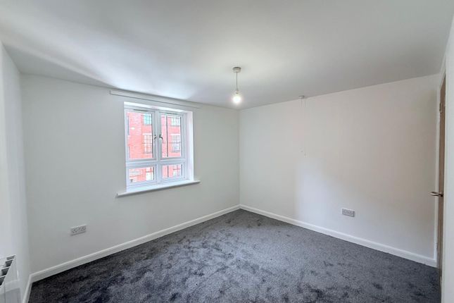 63, Nottingham photo 4