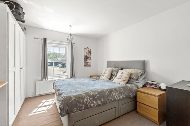 563 London Road, High Wycombe photo 4