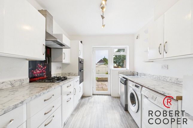 48, East Mead, Ruislip photo 2