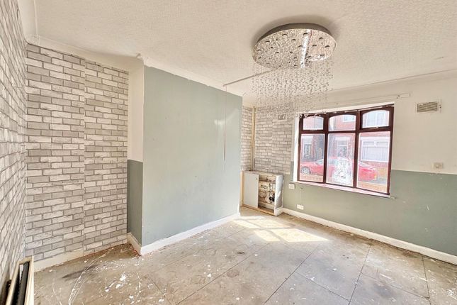 4, West Avenue, Leigh photo 2