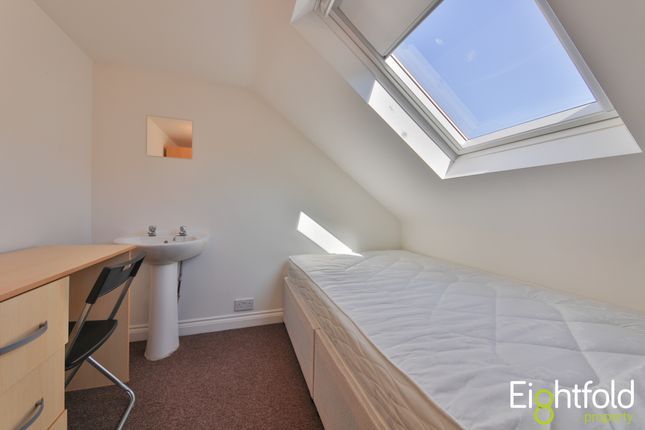 Terraced house to rent in Milner Road, Brighton, East Sussex