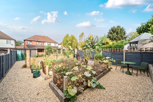 7, Chestnut Grove, Surrey photo 4