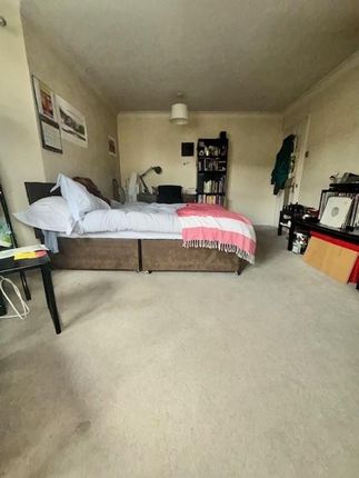 Room to rent in Surbiton Road, Kingston Upon Thames