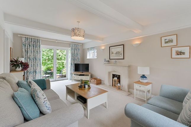33, Beadles Lane, Oxted photo 3