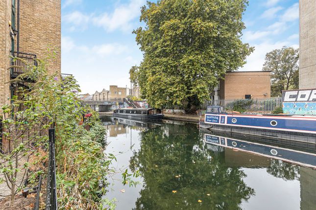 Nightingale Mews, Bow photo 4