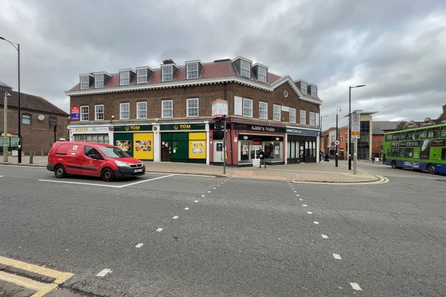 Retail premises to let in Station Road, Didcot