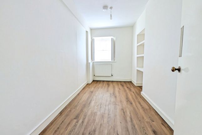 Flat C, Cotman House, 7, St. Martin At Palace Plain, NORWICH photo 2
