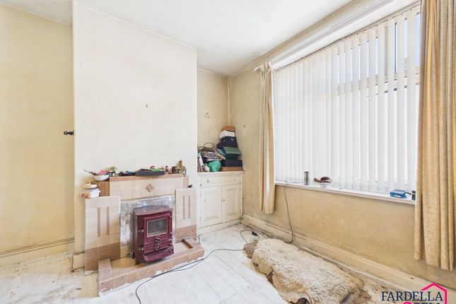 71 Manchester Road, Burnley photo 2
