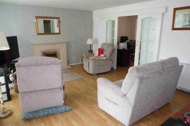 36, Calgary Avenue, Blackburn photo 3
