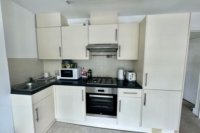 1. Kitchen.Jpg