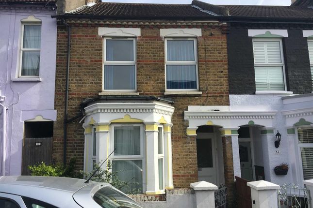 Flat to rent in Pleasant Road, Southend-On-Sea