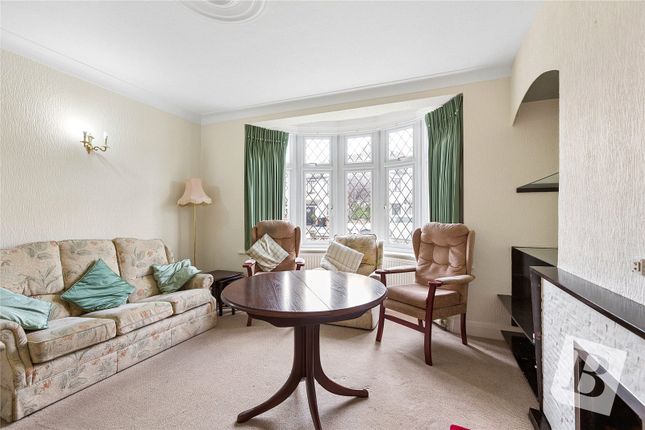 17, Beech Avenue, Upminster photo 2