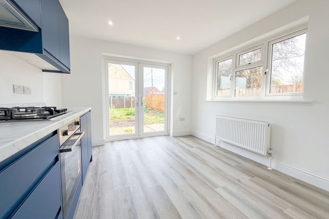 11 Scrapsgate Road, Sheerness photo 5