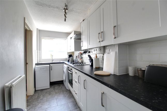 27, Scots Court, Hampshire photo 3