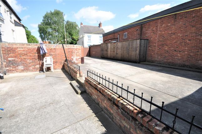 3 & 3a, South Parade, Thorne photo 3