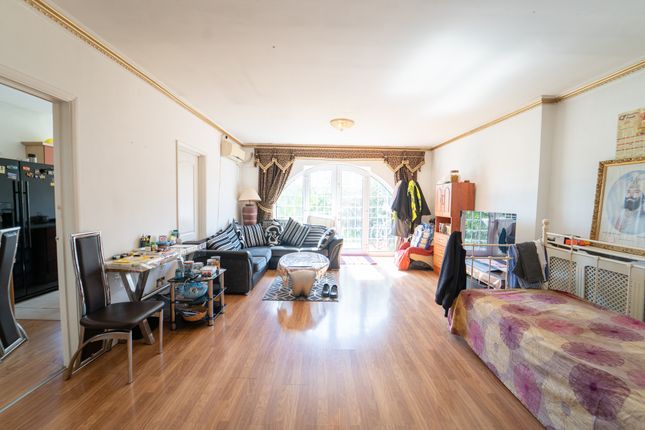 124, Allenby Road, Southall photo 2