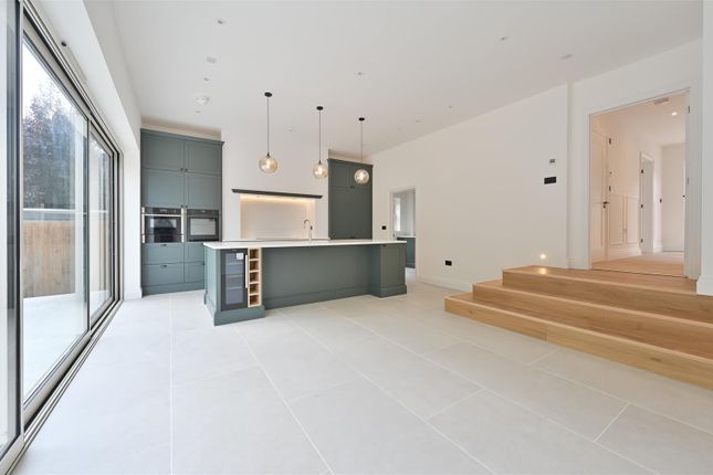 8, Walnut Close, Harpenden photo 4