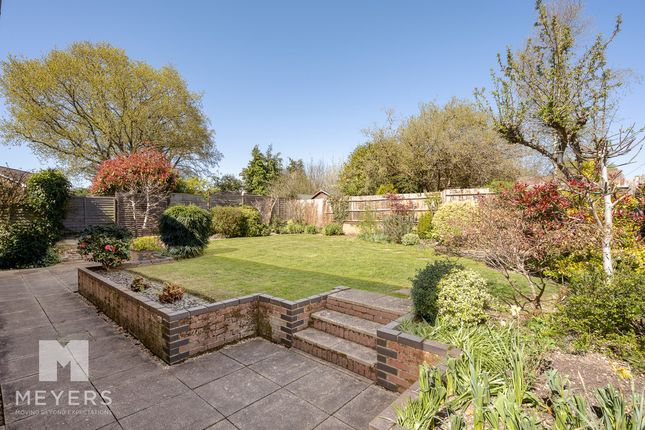 8, Ashley Close, Ringwood photo 4