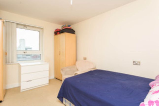 Flat 52, Hainult Street, Ilford photo 4