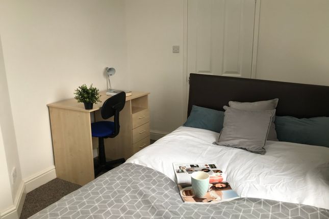 Room to rent in Hill Lane, Southampton