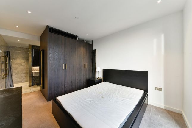 Flat for sale in West Hampstead Square, London